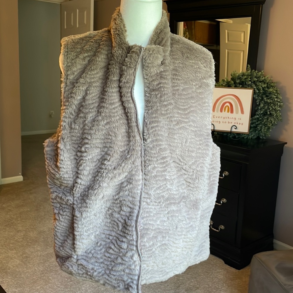 Reversible faux fur/quilted vest